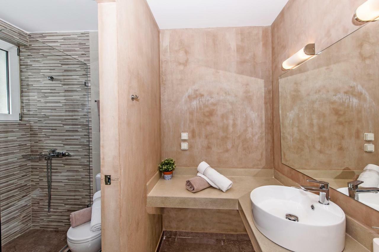 Villa Ellie - Heated Pool, Playground, Garden & Bbq! Vederoi エクステリア 写真